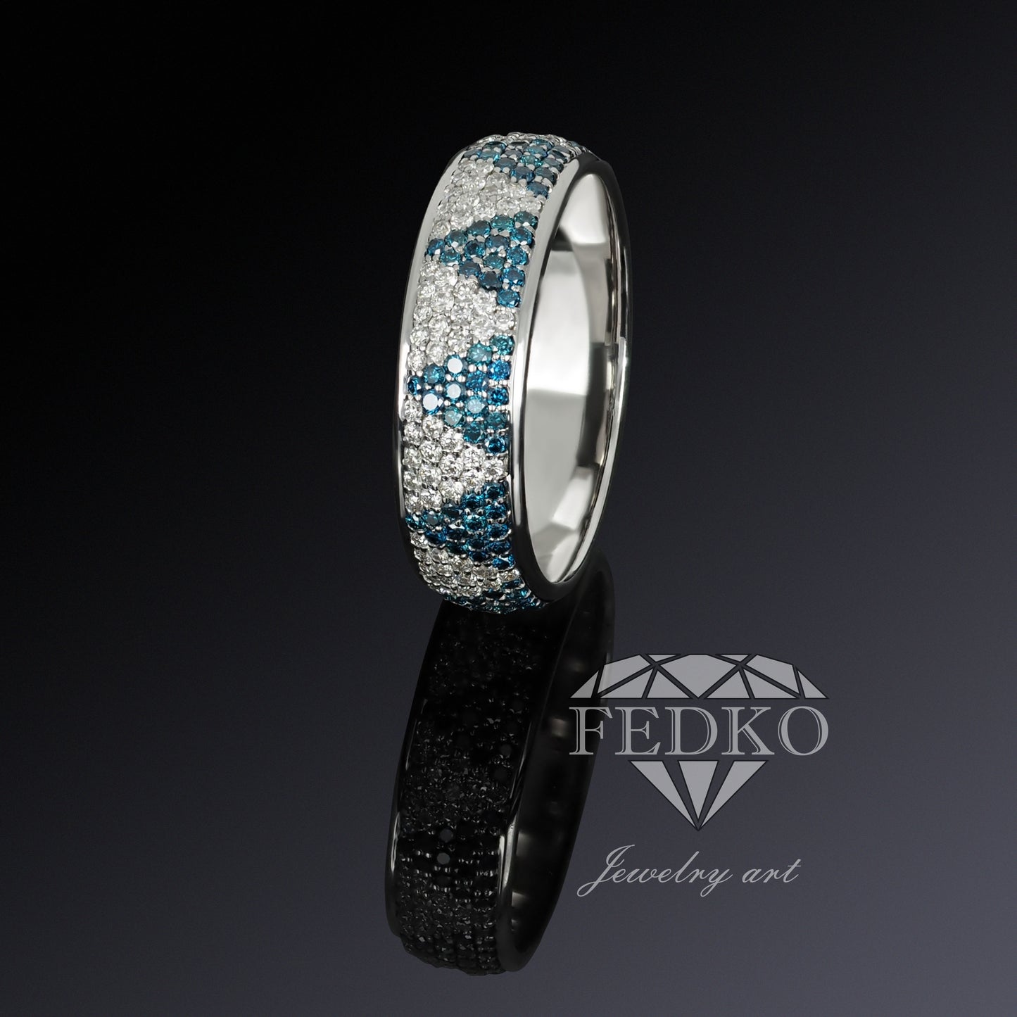 Ring "The Triangle"