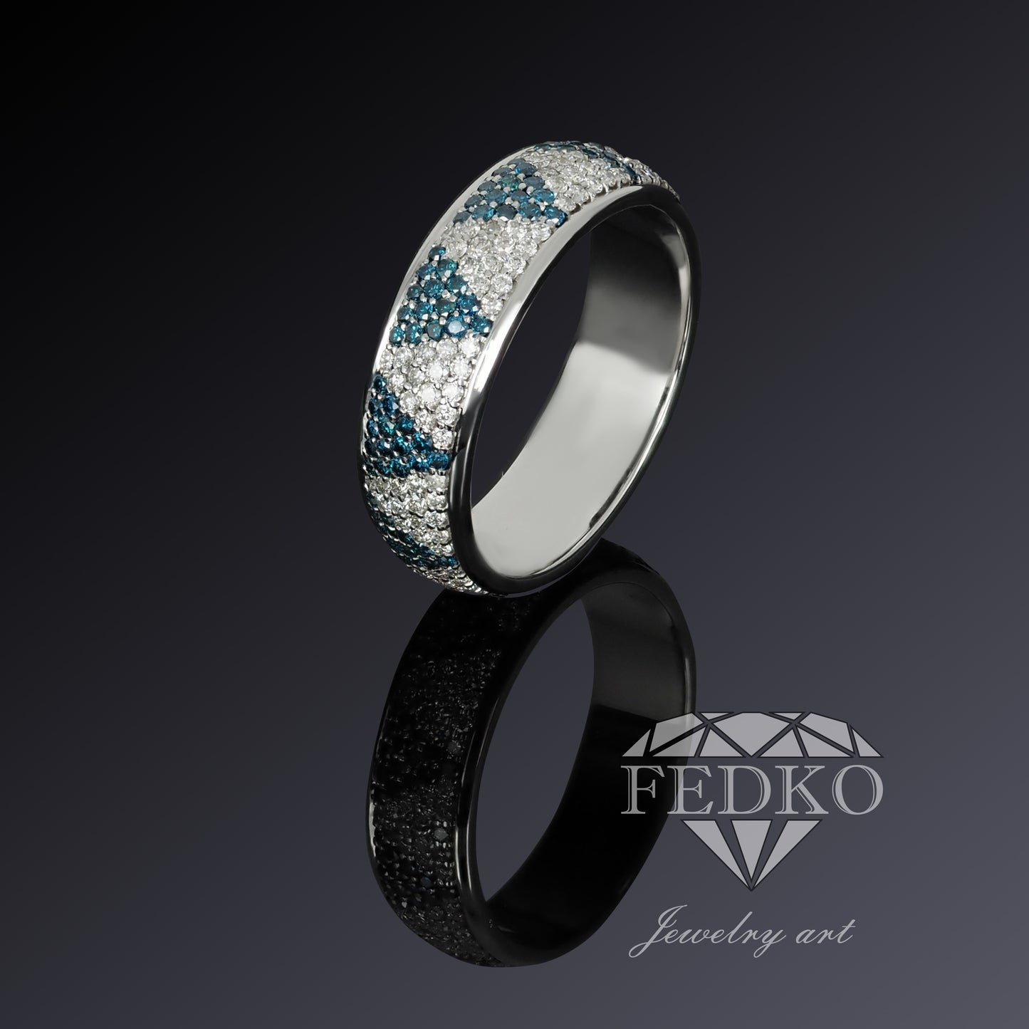 Ring "The Triangle"